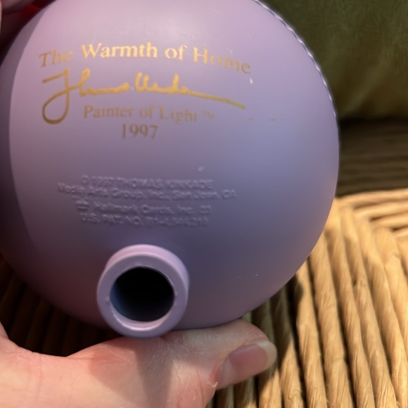 Vintage 1997 Hallmark Christmas Ornament VGC The Warmth of Home - Thomas Kinkaid - Picture 2 of 8